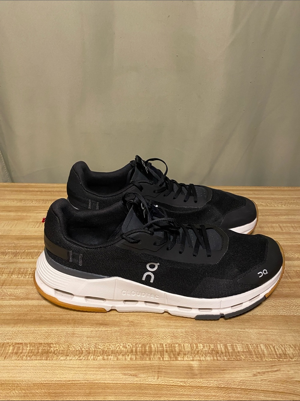 On Cloudnova Form 2  Low-Profile Black/White Running Sneakers Mens 10.5
